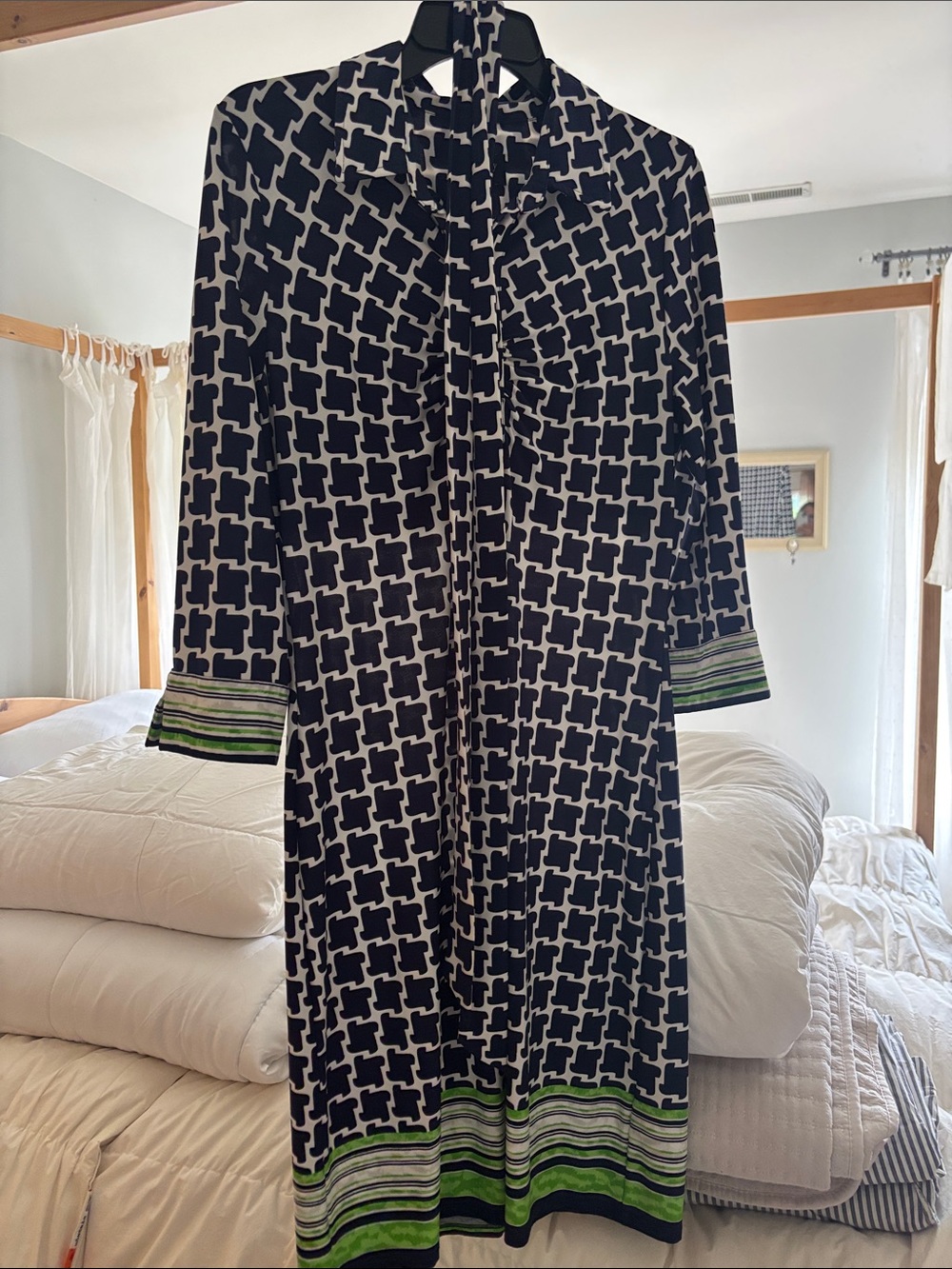 Laundry By Shelli Segal Navy and White Geometric Midi Dress with Green Trim